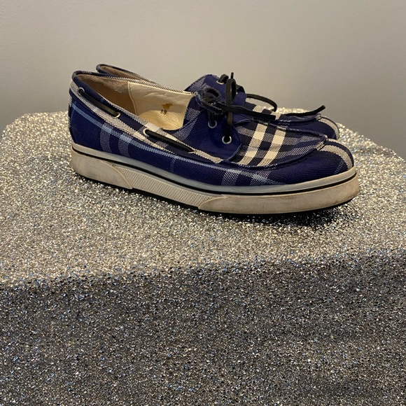 Sperry Style blue Burberry shoes - Picture 3 of 4